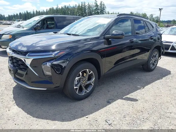 KL77LHEP6TC136272 2026 CHEVROLET TRAX - Image 2