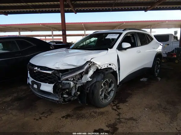KL77LHEP7SC004491 2025 CHEVROLET TRAX - Image 2