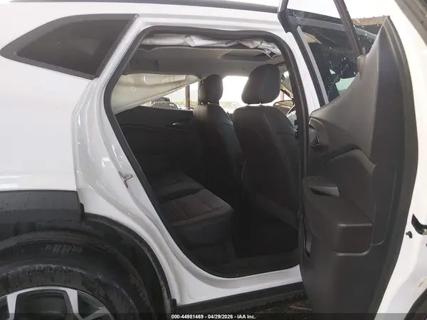 KL77LHEP7SC004491 2025 CHEVROLET TRAX - Image 8