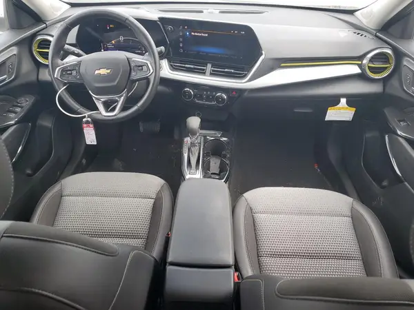 KL77LHEP7SC012252 2025 CHEVROLET TRAX - Image 8