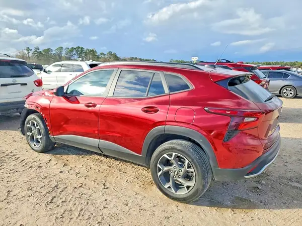KL77LHEP7SC018911 2025 CHEVROLET TRAX - Image 2