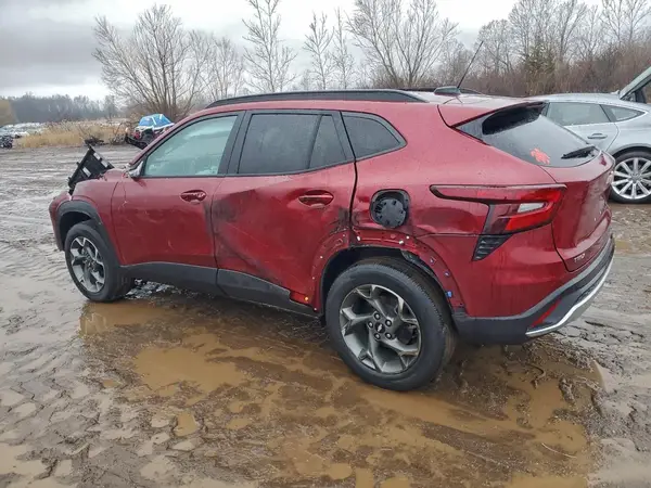 KL77LHEP7SC024370 2025 CHEVROLET TRAX - Image 2