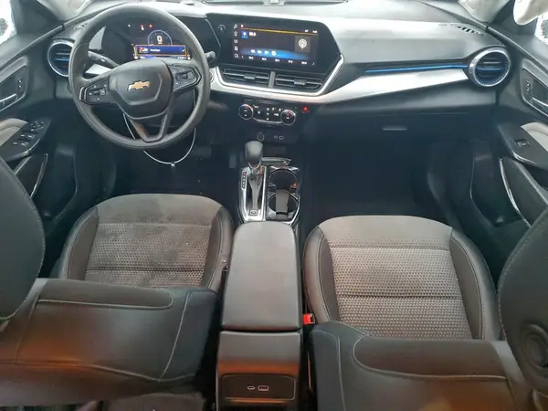 KL77LHEP7SC034249 2025 CHEVROLET TRAX - Image 8