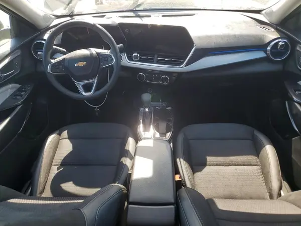 KL77LHEP7SC040374 2025 CHEVROLET TRAX - Image 8