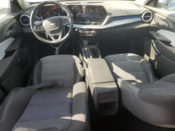 KL77LHEP7SC052458 2025 CHEVROLET TRAX - Image 8