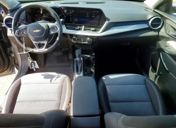 KL77LHEP7SC052735 2025 CHEVROLET TRAX - Image 8