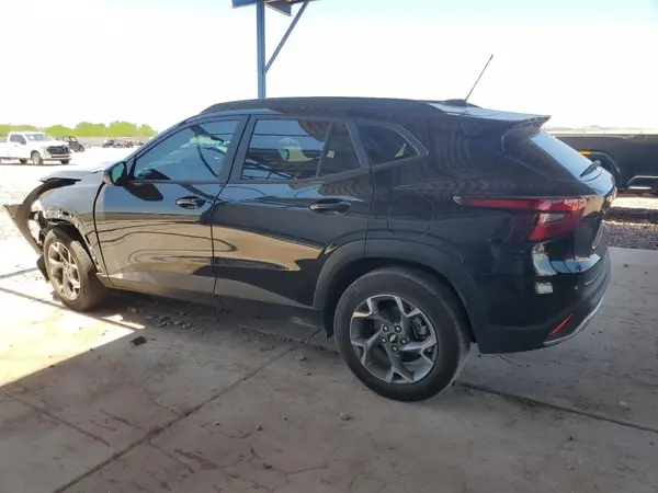 KL77LHEP7SC061774 2025 CHEVROLET TRAX - Image 2
