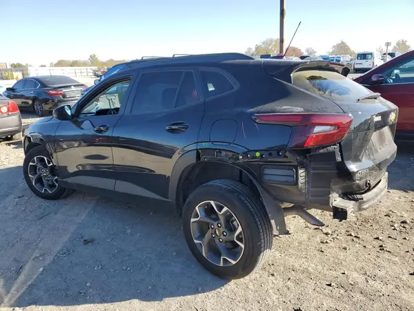 KL77LHEP7SC066120 2025 CHEVROLET TRAX - Image 2