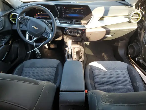 KL77LHEP7SC066120 2025 CHEVROLET TRAX - Image 8