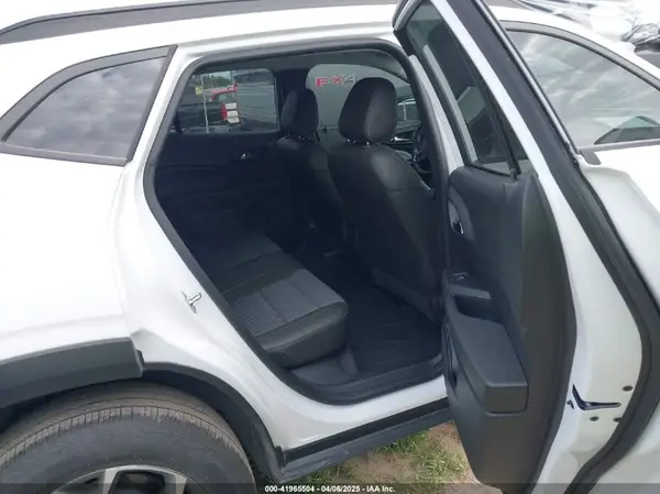 KL77LHEP7SC071110 2025 CHEVROLET TRAX - Image 8