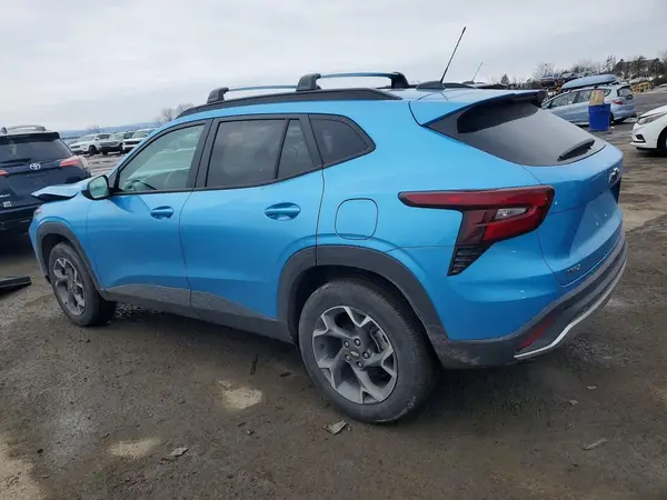 KL77LHEP7SC095682 2025 CHEVROLET TRAX - Image 2
