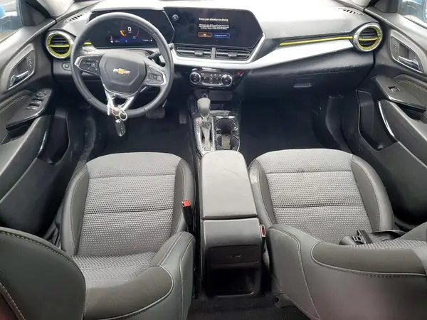 KL77LHEP7SC095682 2025 CHEVROLET TRAX - Image 8