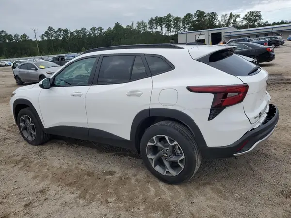 KL77LHEP7SC099389 2025 CHEVROLET TRAX - Image 2