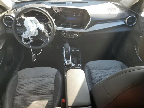 KL77LHEP7SC100556 2025 CHEVROLET TRAX - Image 8