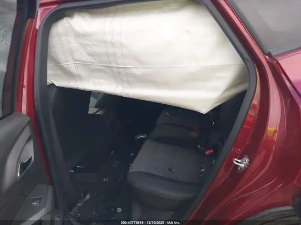 KL77LHEP7SC105885 2025 CHEVROLET TRAX - Image 8