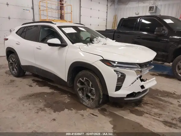 KL77LHEP7SC110293 2025 CHEVROLET TRAX - Image 1