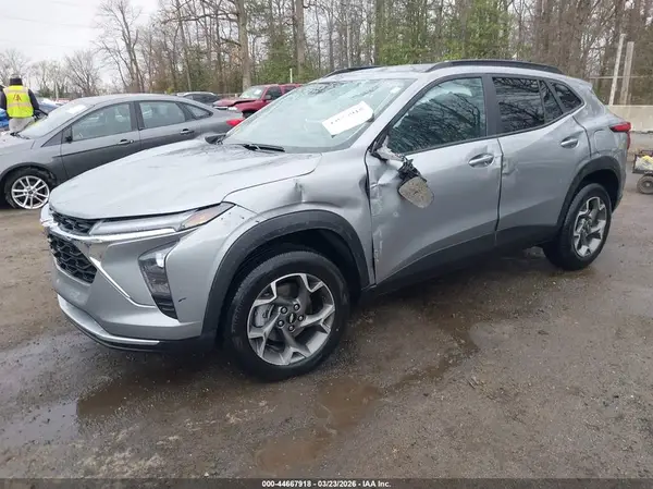 KL77LHEP7SC115185 2025 CHEVROLET TRAX - Image 2