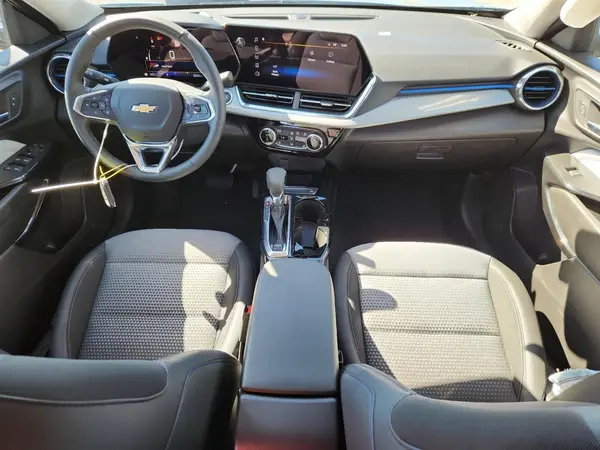 KL77LHEP7SC120547 2025 CHEVROLET TRAX - Image 8