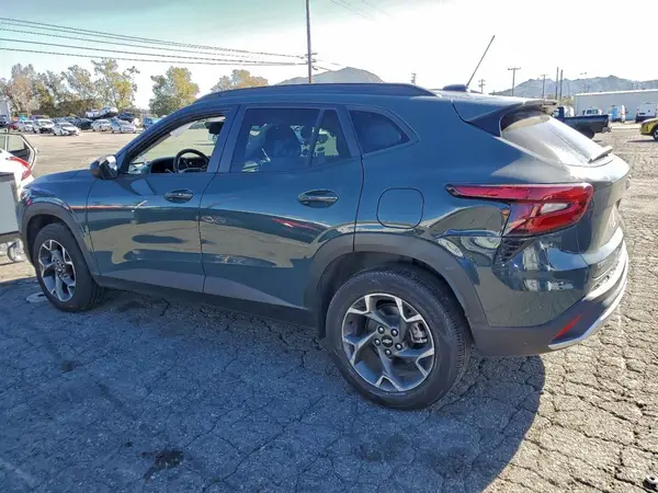 KL77LHEP7SC122993 2025 CHEVROLET TRAX - Image 2