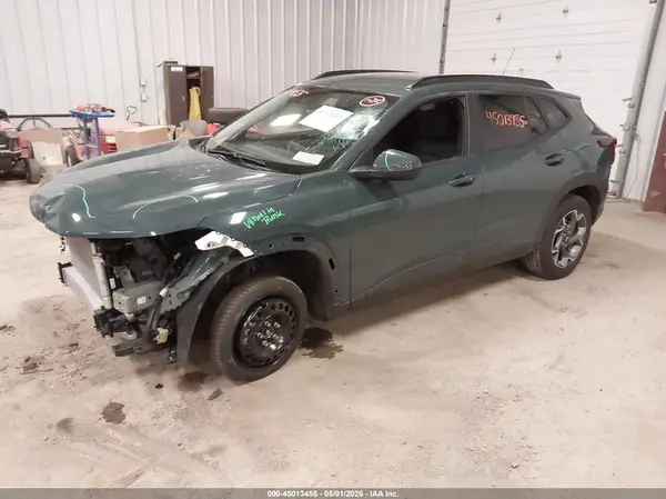 KL77LHEP7SC132956 2025 CHEVROLET TRAX - Image 2