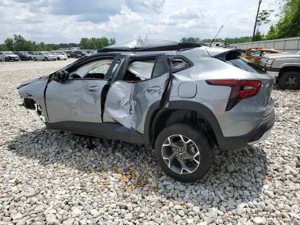 KL77LHEP7SC139924 2025 CHEVROLET TRAX - Image 2