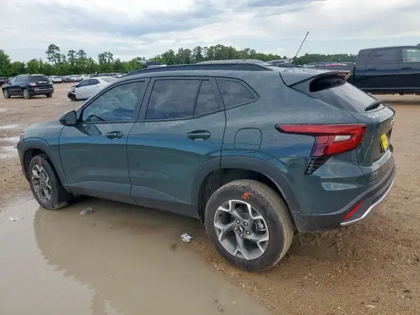 KL77LHEP7SC141740 2025 CHEVROLET TRAX - Image 2