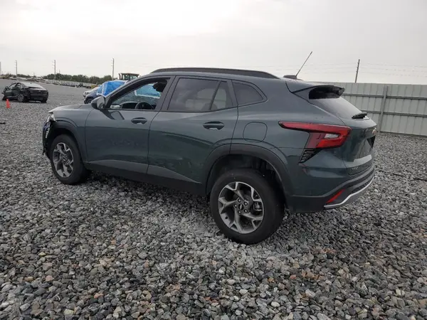 KL77LHEP7SC144346 2025 CHEVROLET TRAX - Image 2