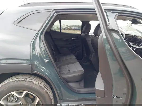 KL77LHEP7SC147084 2025 CHEVROLET TRAX - Image 8