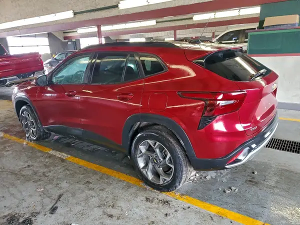 KL77LHEP7SC157047 2025 CHEVROLET TRAX - Image 2