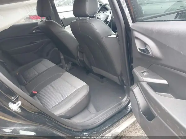 KL77LHEP7SC170154 2025 CHEVROLET TRAX - Image 8