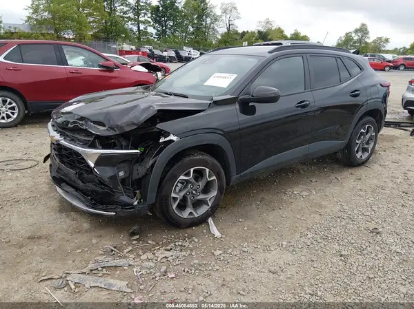 KL77LHEP7SC176214 2025 CHEVROLET TRAX - Image 2
