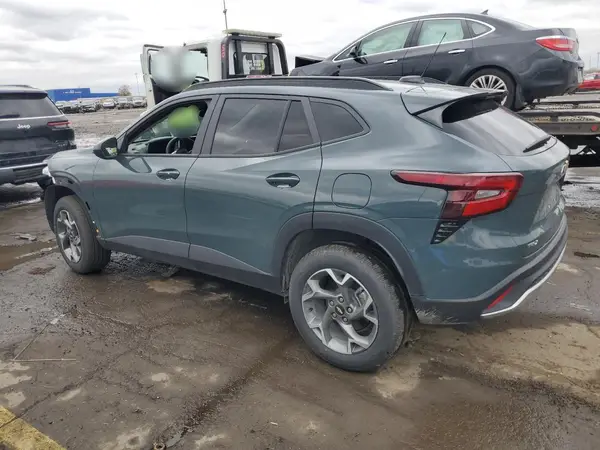 KL77LHEP7SC197144 2025 CHEVROLET TRAX - Image 2