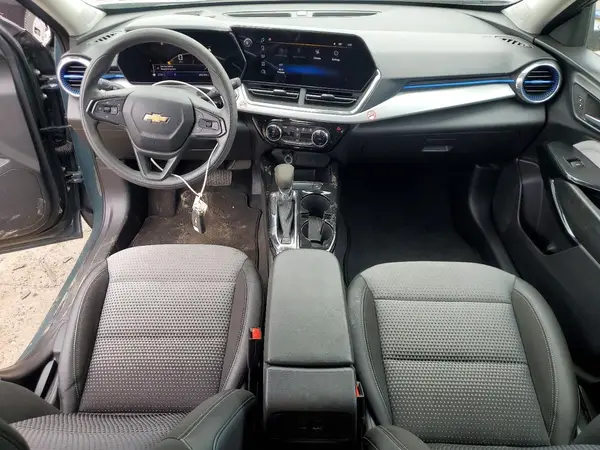 KL77LHEP7SC203699 2025 CHEVROLET TRAX - Image 8