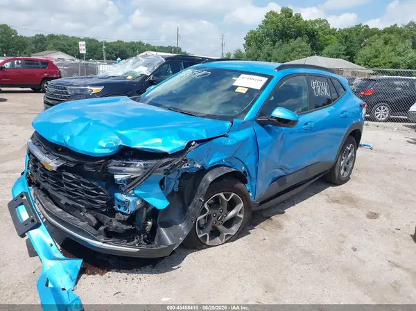KL77LHEP7SC205954 2025 CHEVROLET TRAX - Image 2