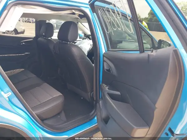 KL77LHEP7SC205954 2025 CHEVROLET TRAX - Image 8