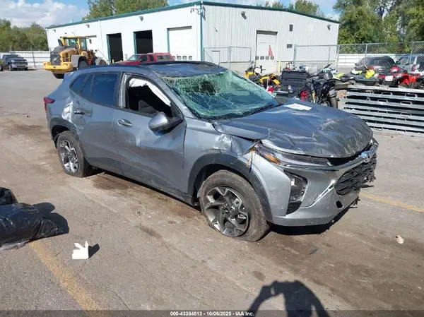 KL77LHEP7SC209700 2025 CHEVROLET TRAX - Image 1