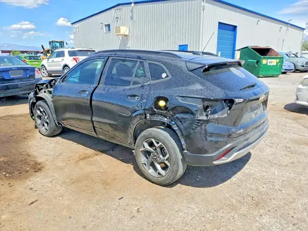 KL77LHEP7SC212595 2025 CHEVROLET TRAX - Image 2