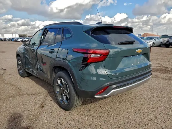 KL77LHEP7SC214119 2025 CHEVROLET TRAX - Image 2