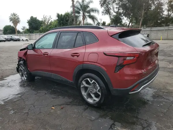 KL77LHEP7SC214301 2025 CHEVROLET TRAX - Image 2