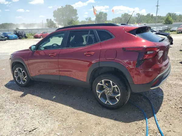 KL77LHEP7SC218963 2025 CHEVROLET TRAX - Image 2