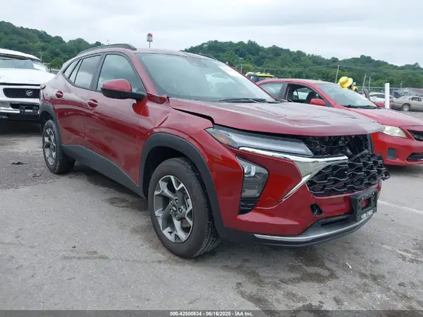 KL77LHEP7SC220616 2025 CHEVROLET TRAX - Image 1