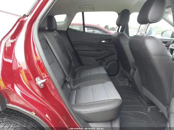 KL77LHEP7SC220616 2025 CHEVROLET TRAX - Image 8