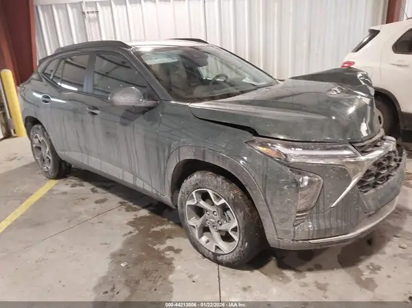 KL77LHEP7SC225508 2025 CHEVROLET TRAX - Image 1