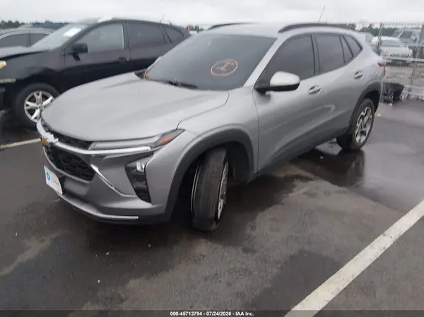 KL77LHEP7SC229316 2025 CHEVROLET TRAX - Image 2