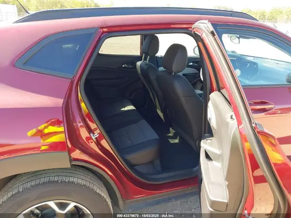 KL77LHEP7SC232961 2025 CHEVROLET TRAX - Image 8
