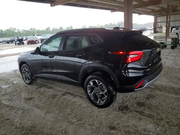 KL77LHEP7SC238047 2025 CHEVROLET TRAX - Image 2