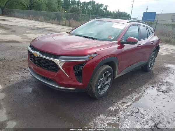 KL77LHEP7SC239148 2025 CHEVROLET TRAX - Image 2