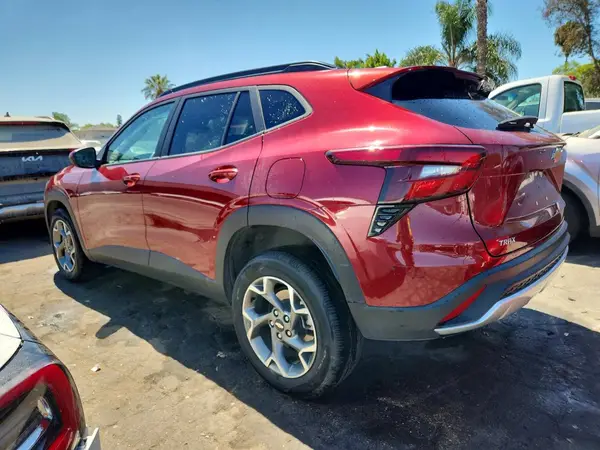 KL77LHEP7SC240929 2025 CHEVROLET TRAX - Image 2