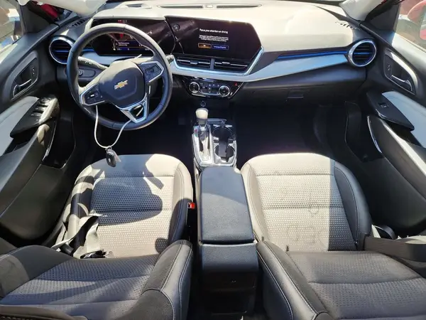KL77LHEP7SC240929 2025 CHEVROLET TRAX - Image 8