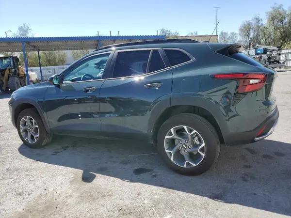 KL77LHEP7SC244186 2025 CHEVROLET TRAX - Image 2